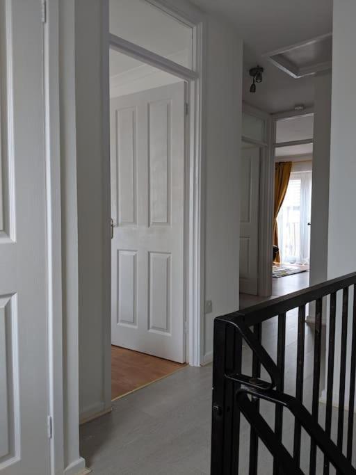 Private 2 Bed Flat Close To Excel & City Airport London Ngoại thất bức ảnh