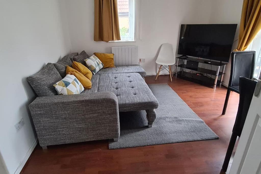 Private 2 Bed Flat Close To Excel & City Airport London Ngoại thất bức ảnh